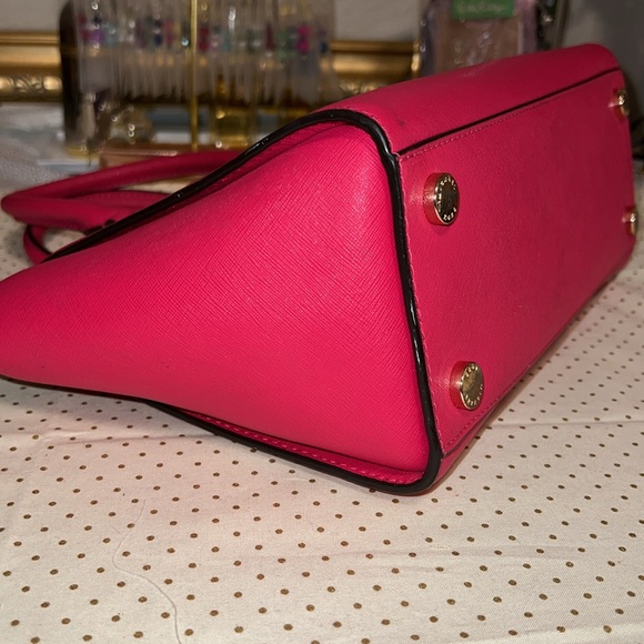 🔻MICHAEL Kors “Selma” Saffiano leather bag with zip top closure. - Picture 6 of 12